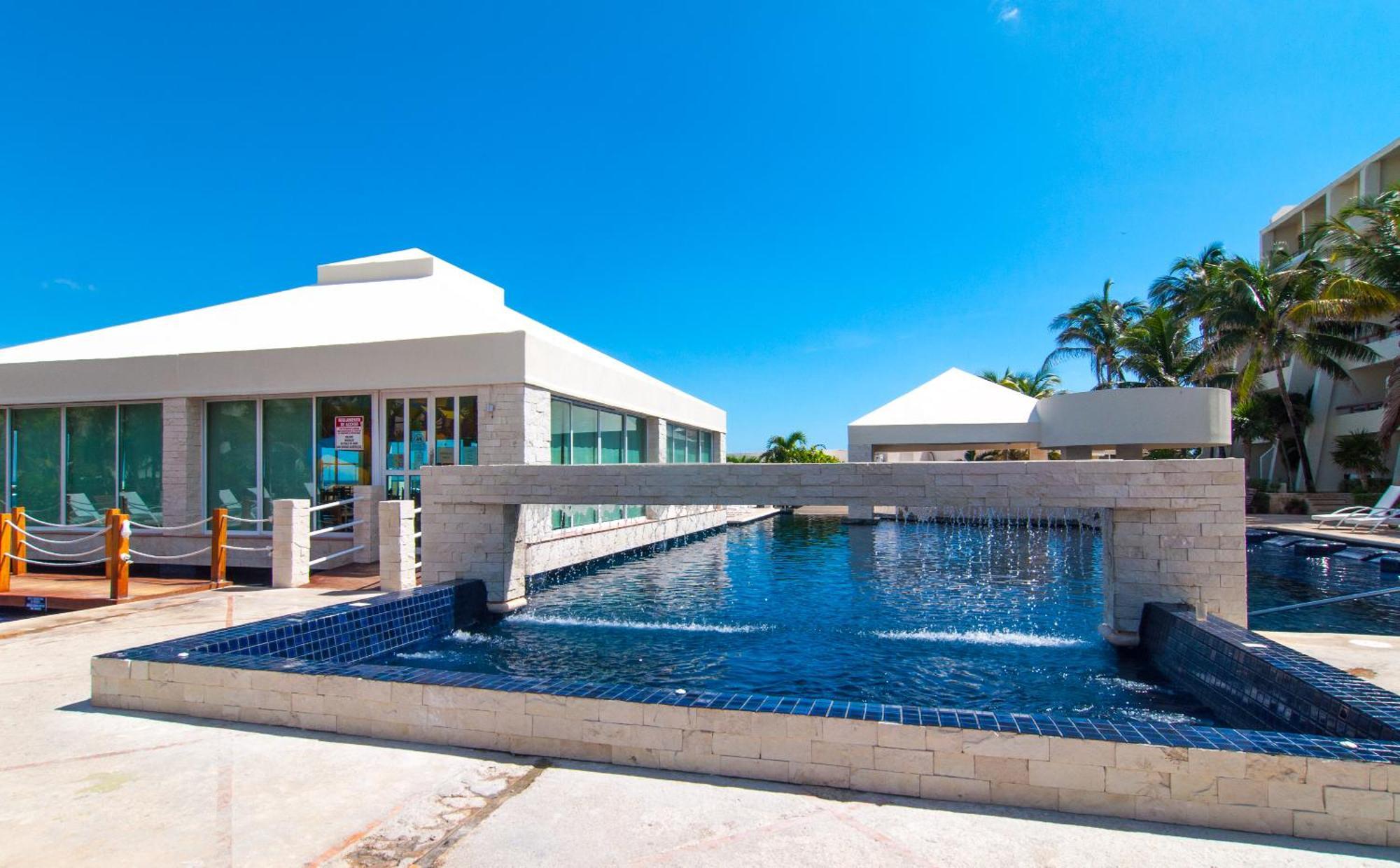 Solymar Condo Beach Resort By Casago Cancún Exterior foto